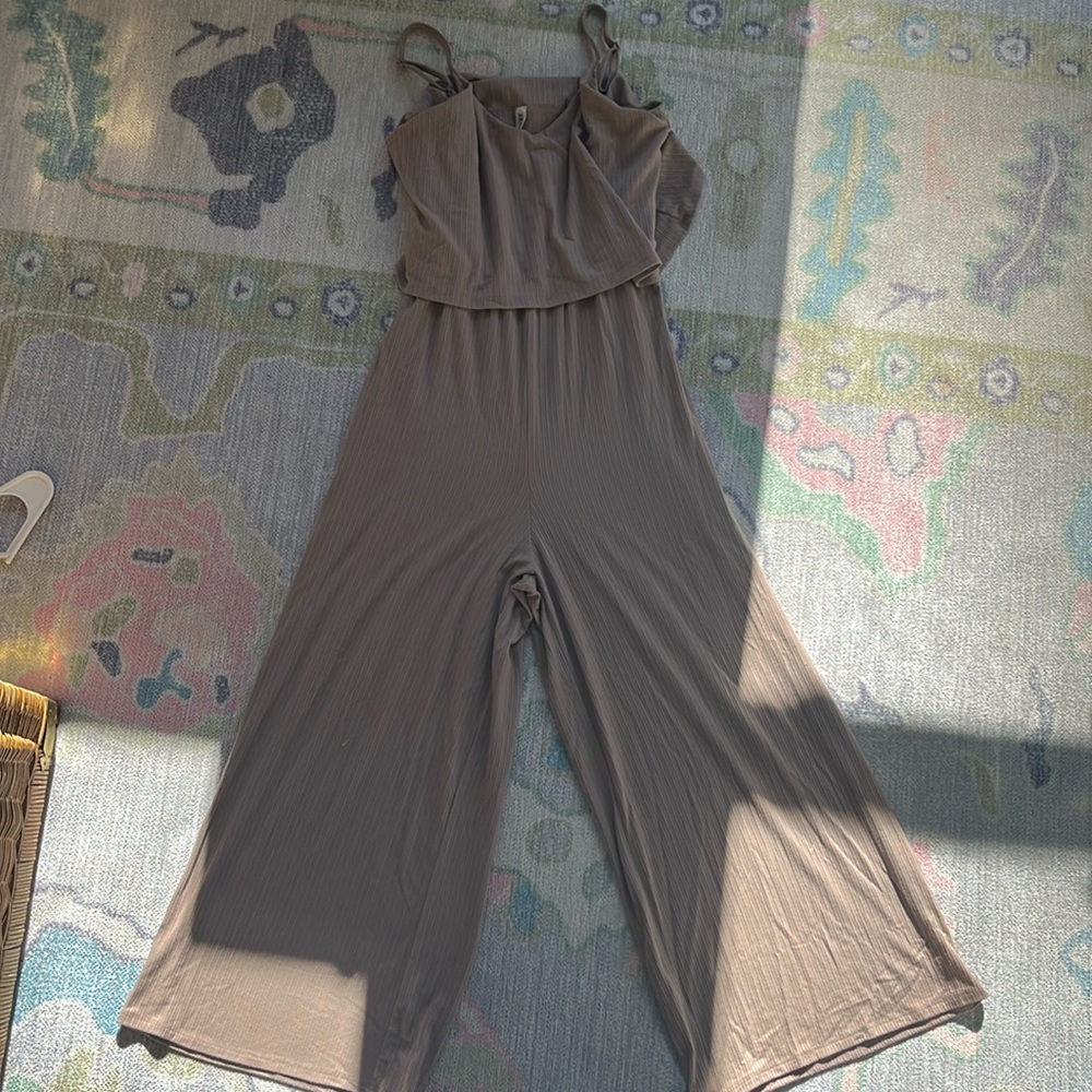Maternity romper, size medium, from pink blush